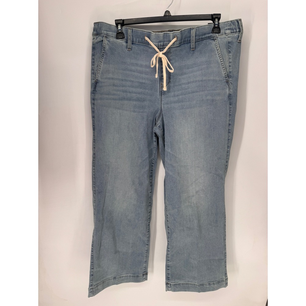 Torrid Jeans Women 2R Blue NWT Pull On Wide Leg Crop Drawstring Light Wash